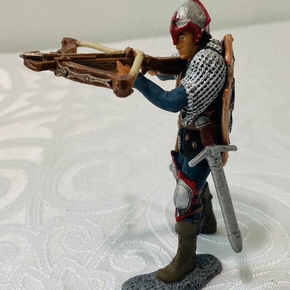 SCHLEICH 70104 RED DRAGON KNIGHT with Crossbow 4" World of History Figure EUC - Picture 2 of 6
